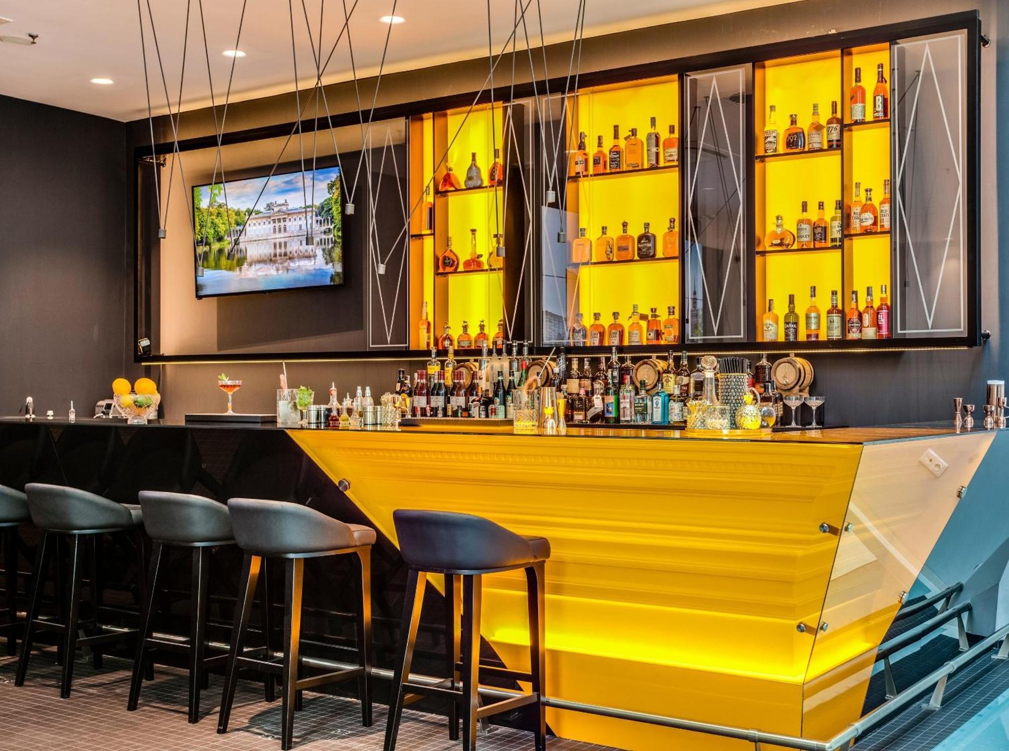 Indigo Nowy świat, An Ihg